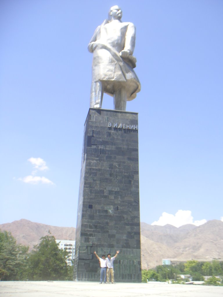 Lenin statue, Худжанд