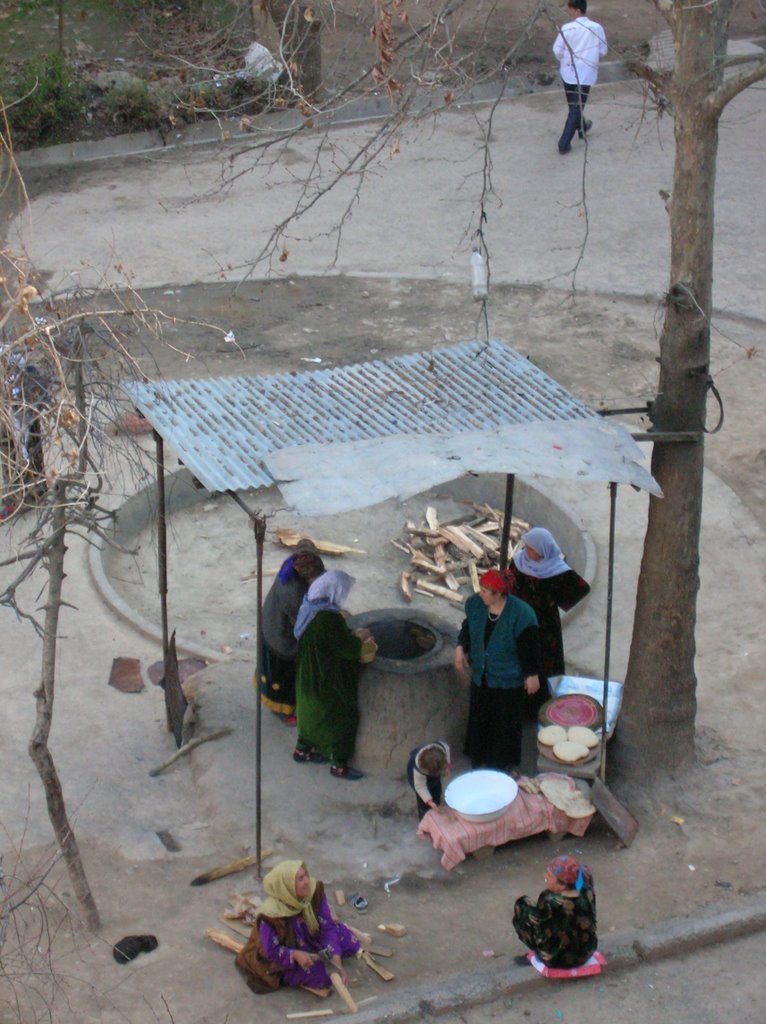Cooking tajik bread in national oven, Айни