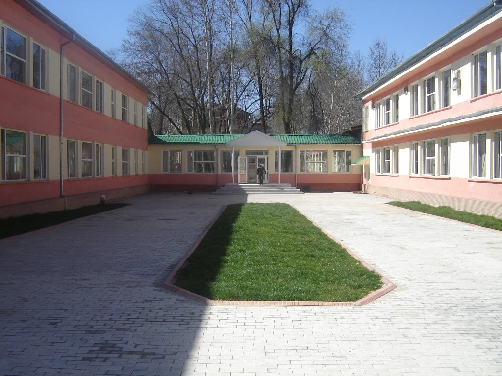 Tajik Turkish Haji Kemal high school, Айни