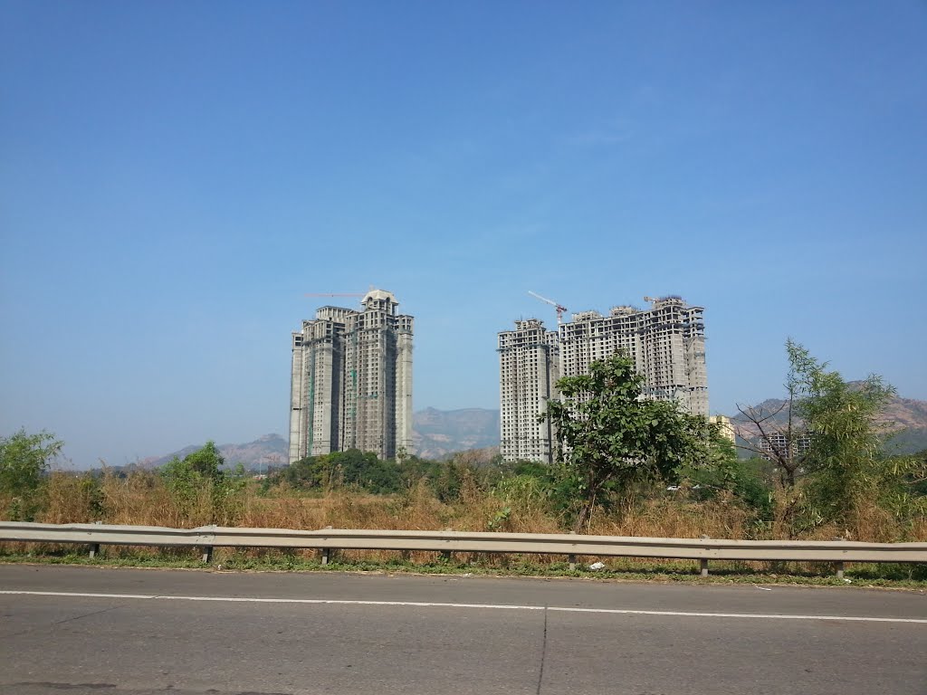 Mumbai Pune Highway, Ашт