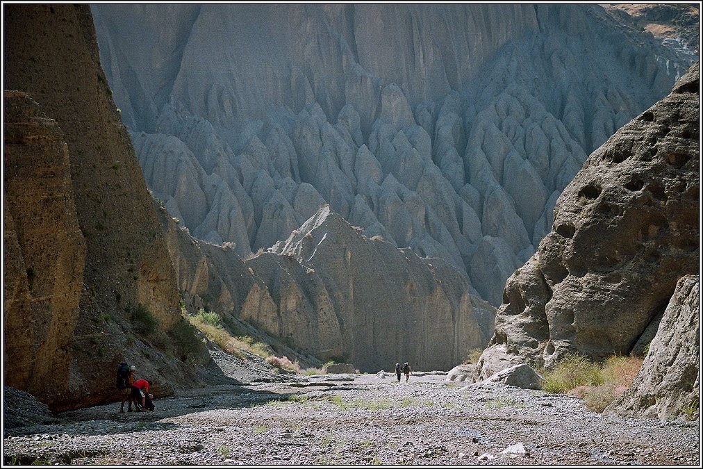 В каньоне реки Саркат, Зафарабад