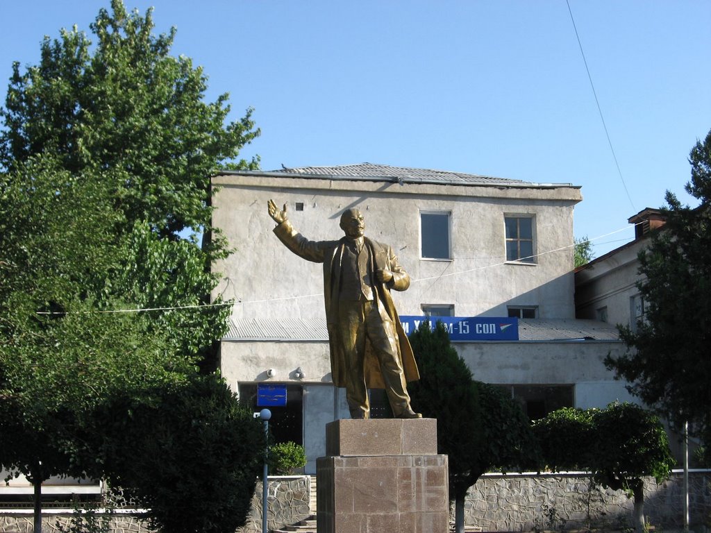 Lenin monument, Panjakent., Пенджикент
