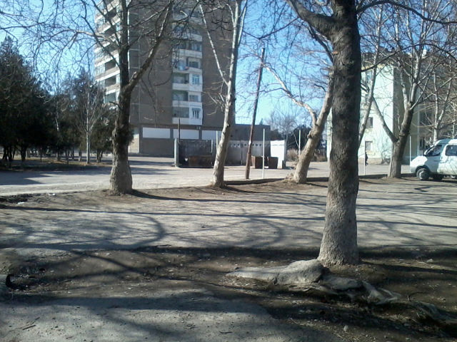двор 9этажки, Чкаловск