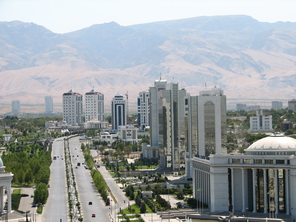 Ashgabat. Growing to Kopet-Dag mountains, Ашхабад