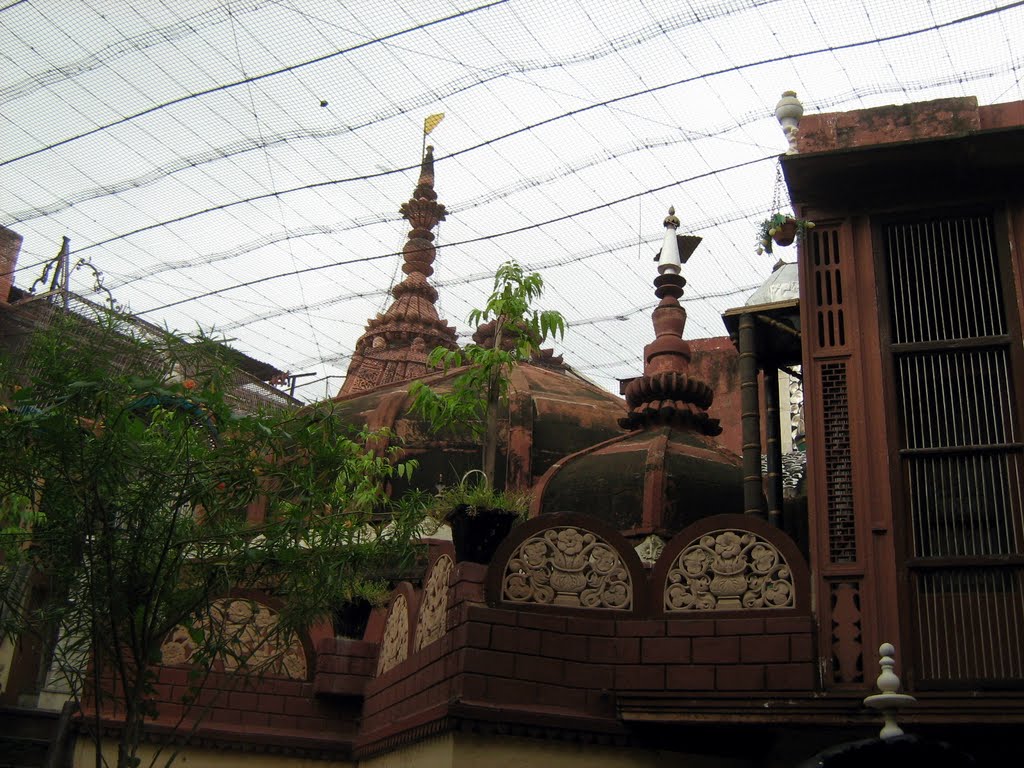 Dauji Bade Madan Mohanjis Temple, Bangali Ghat, Mathura, Дарваза