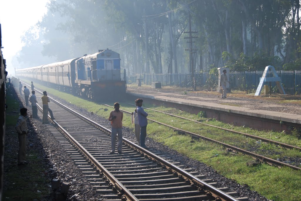 Una parada del tren es un descanso a los viajeros, Кара-Кала