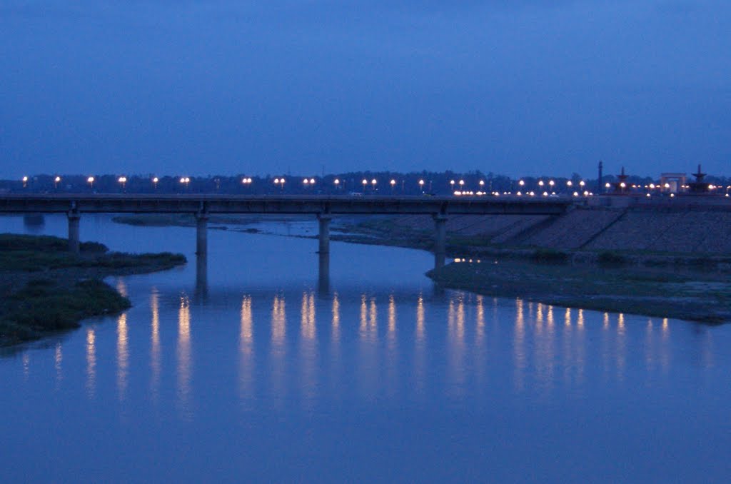 LIGHTS REFLECTIONS OF GOMTI BRIDGE dedicated to Hooman javadi, Кара-Кала