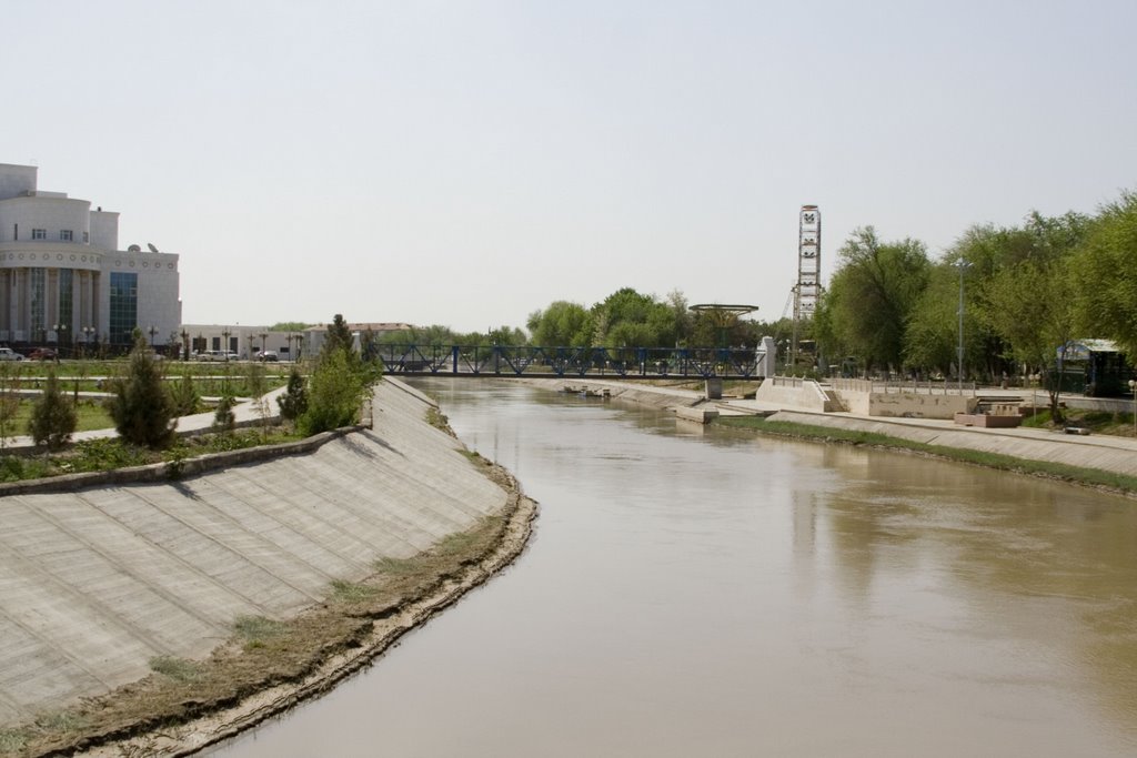 2008/04. Вид с моста на Ленинский парк, Мары