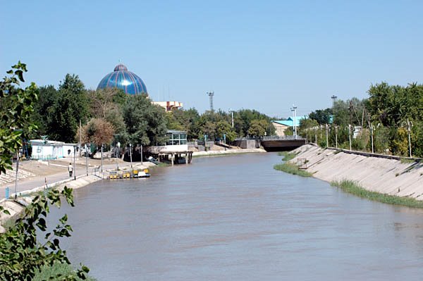 river beside blue bazaar, Mary, Turkmenistan, Мары