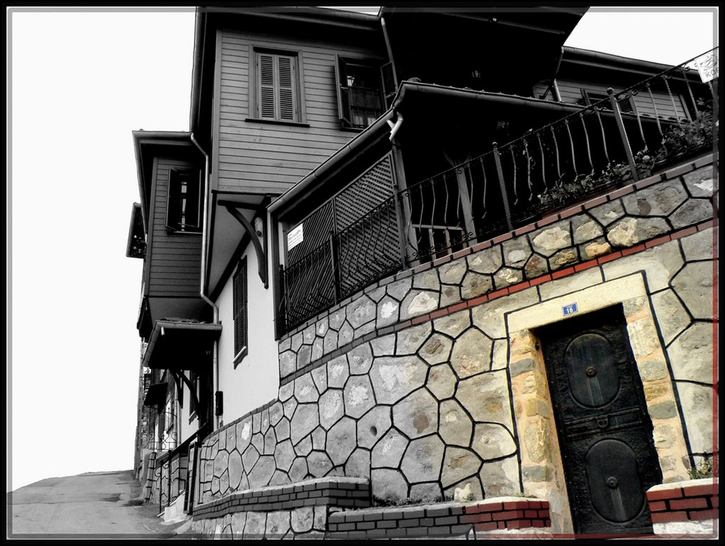 Kapanca sokakta sünnü babanın evi  *©Abdullah Kiyga, Измит