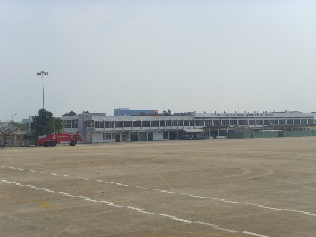 Da Nang Airport, Nov. 2007, Дананг