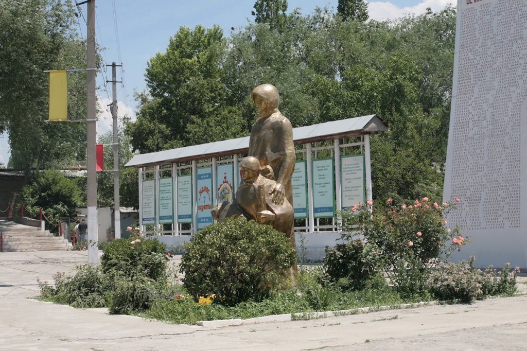 Uch-Kurgan, War II memorial, Балыкчи