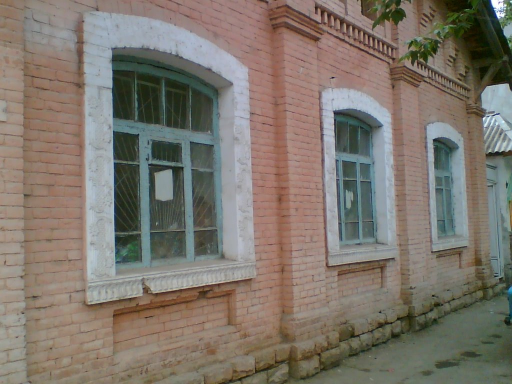 Торец бывшей школы №1 с Селе Русском (изначально- церковно-приходская школа), Мархамат