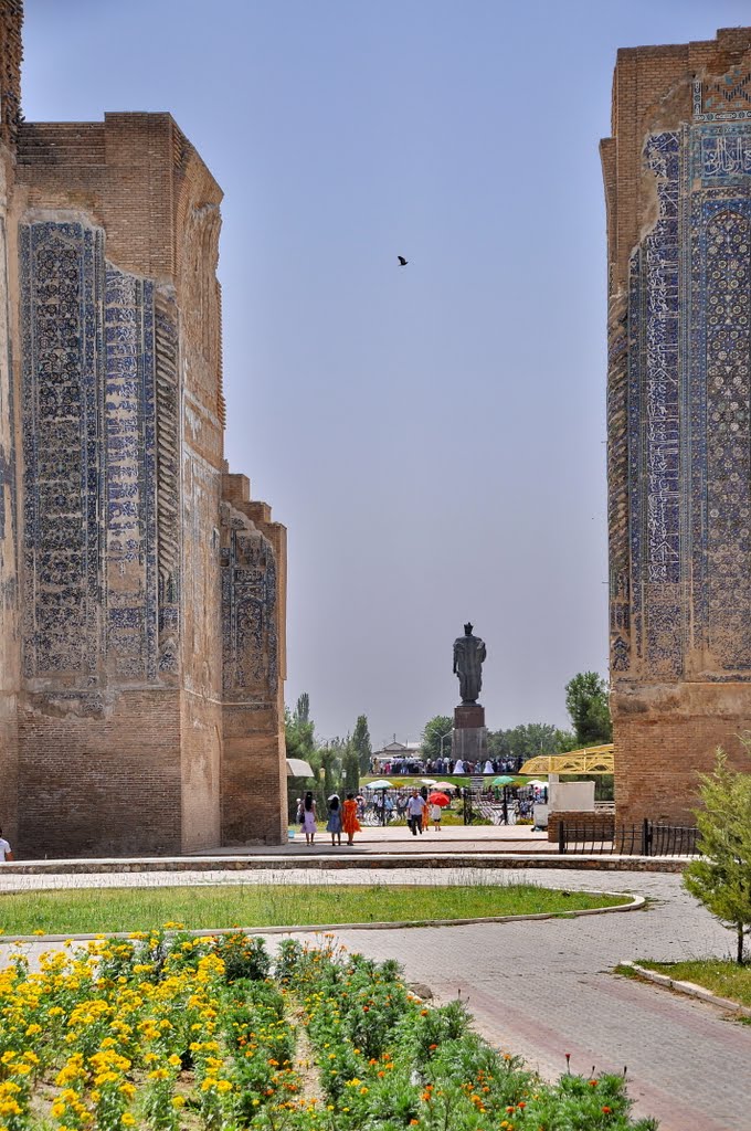 Aq-Saray Palace or Timurs Summer Palace in Shakhrisabz, Uzbekistan., Китаб