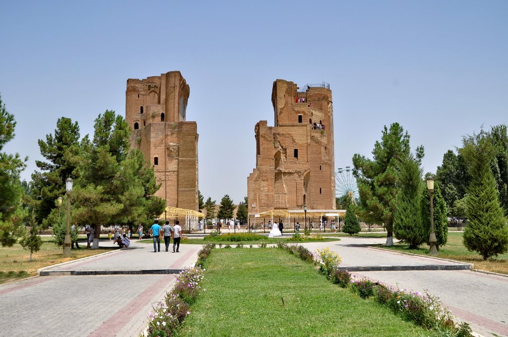 Aq-Saray Palace in Shakhrisabz, Uzbekistan., Китаб