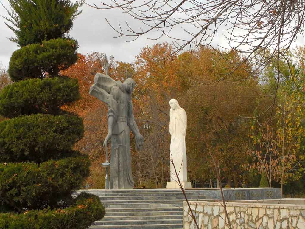 памятник павшим, Навои