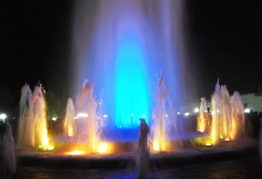 фонтан у амфитеатра, Навои