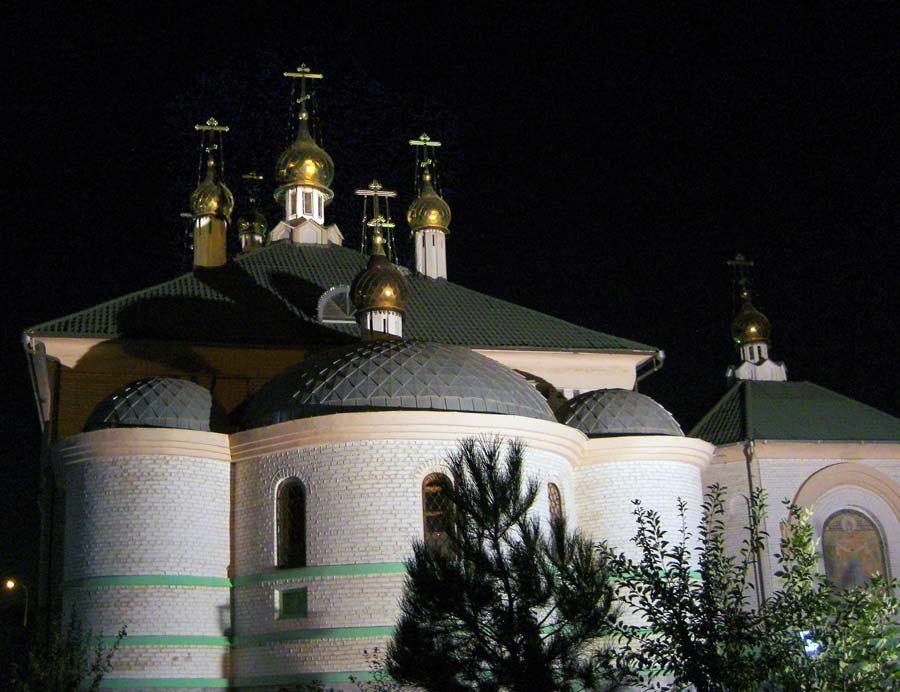 церковь ночью, Навои