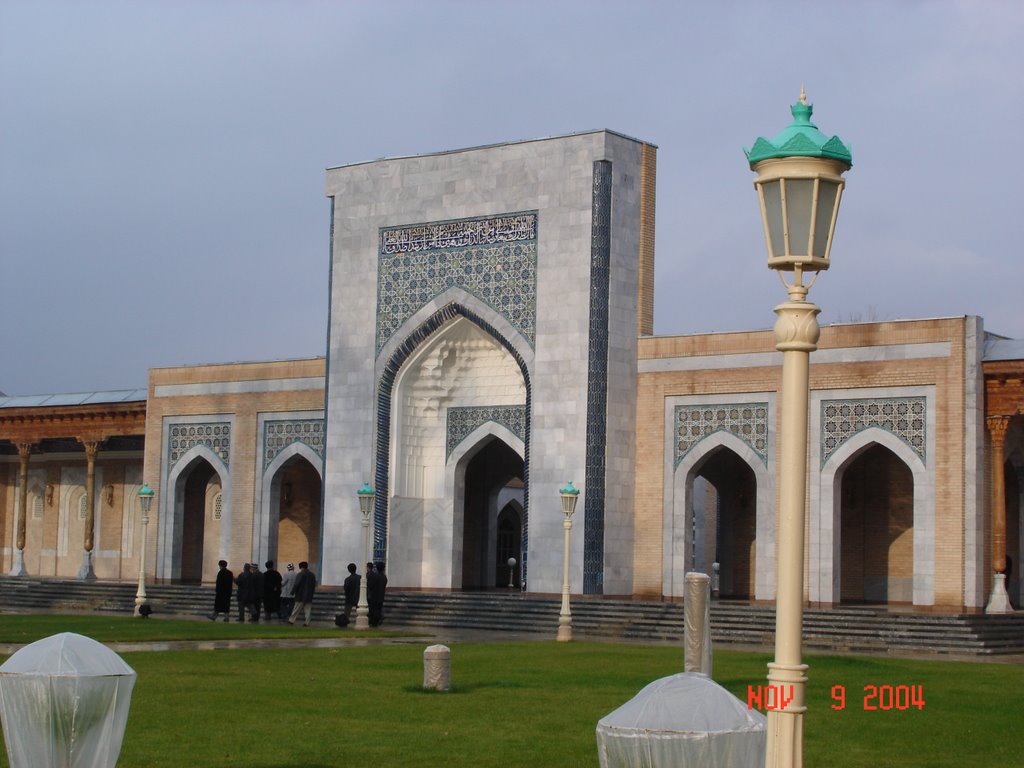 Mausoleum of al-Bukhari, Красногвардейск