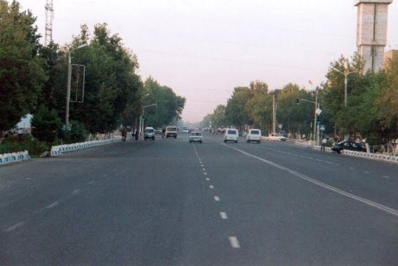 Straße zum Bahnhof, Термез