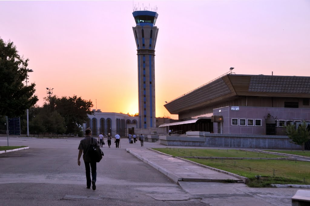 Tashkent International Airport in Tashkent, Uzbekistan, Бахт