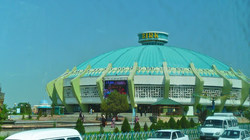 Le Cirque de Tachkent, Верхневолынское