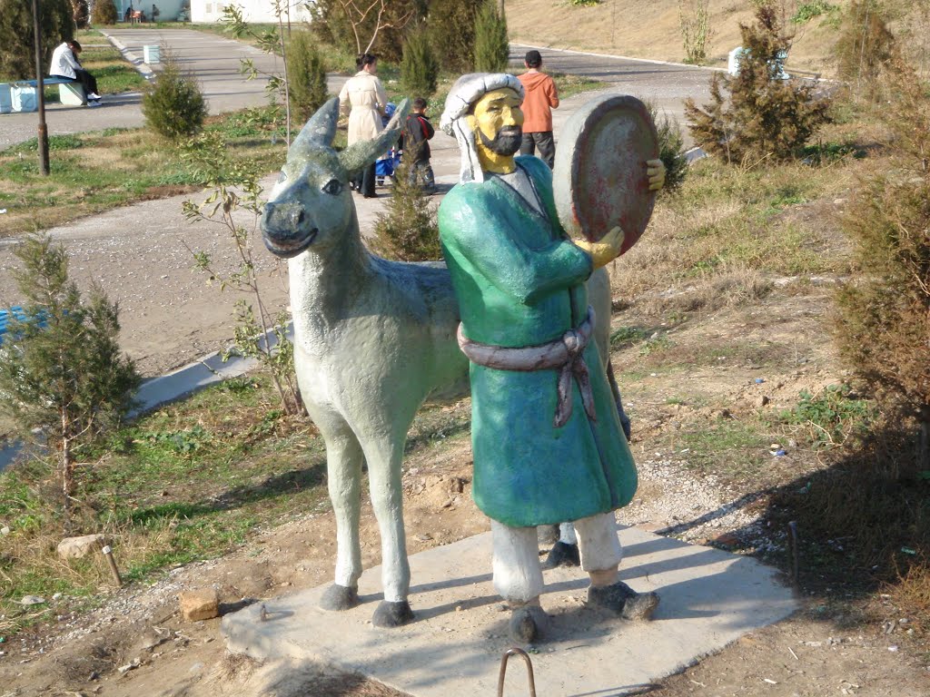 Скульптуры в парке Абдулла Кадыри, Верхневолынское