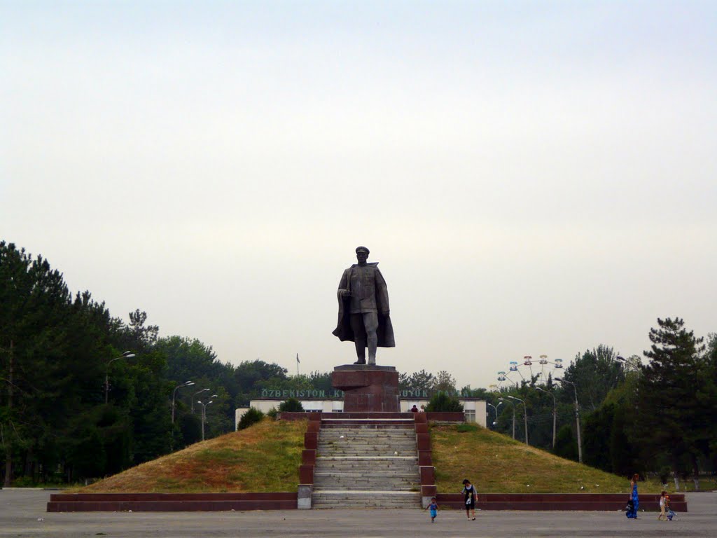 Памятник "Железному генералу", Келес