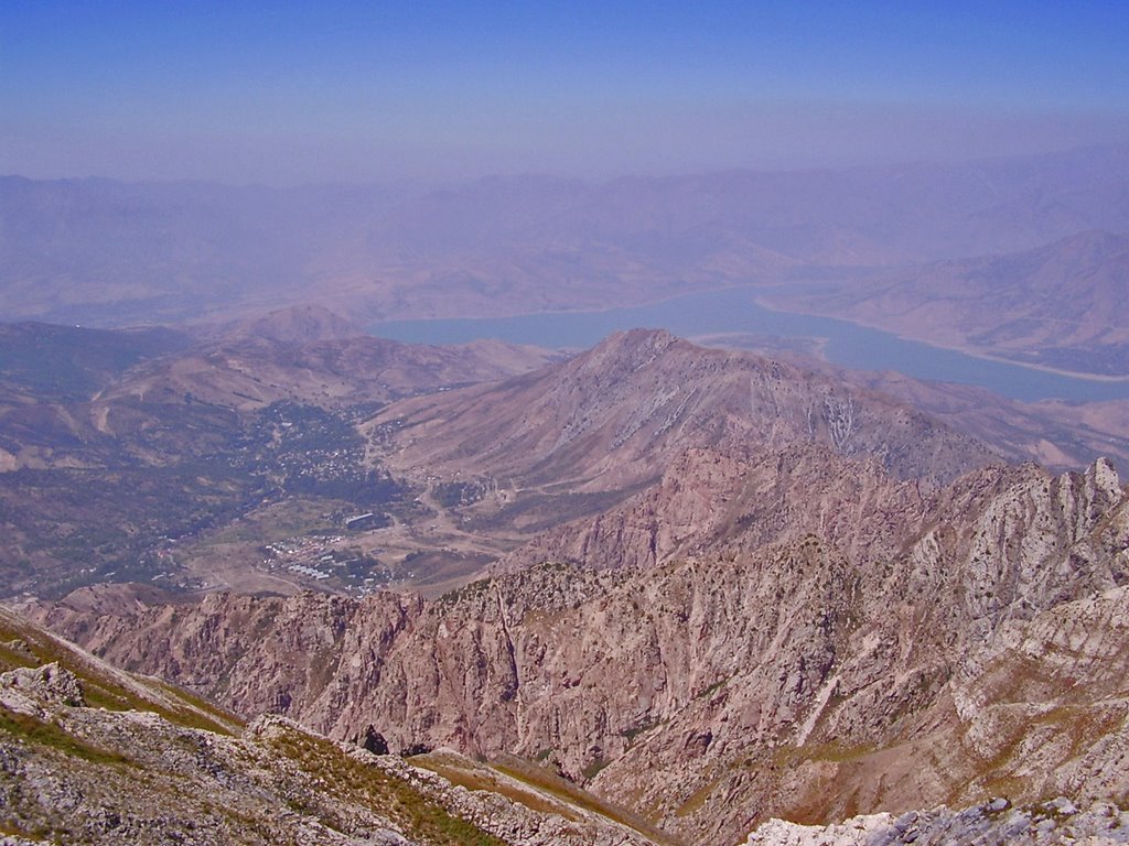 Charvak lake. View from the peak of Great Chimgan, Пскент