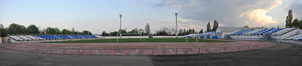 Стадион, Докучаевск