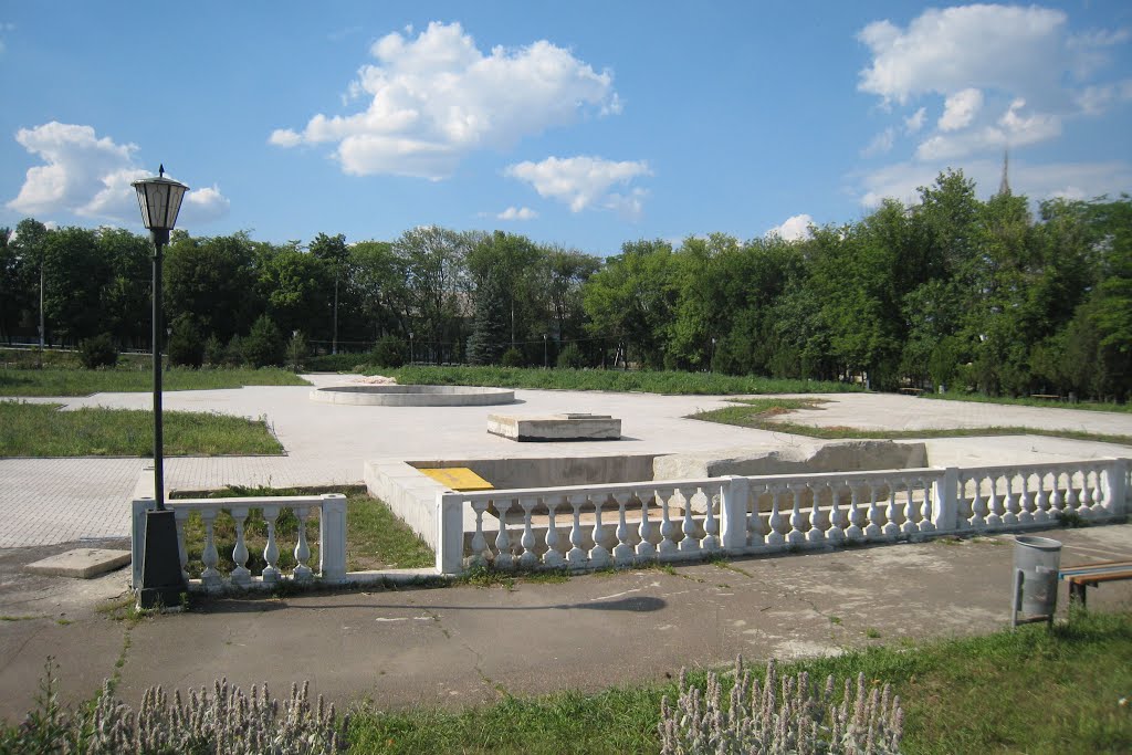 Фонтан в Докучаевске.A fountain in Dokuchaevsk., Докучаевск