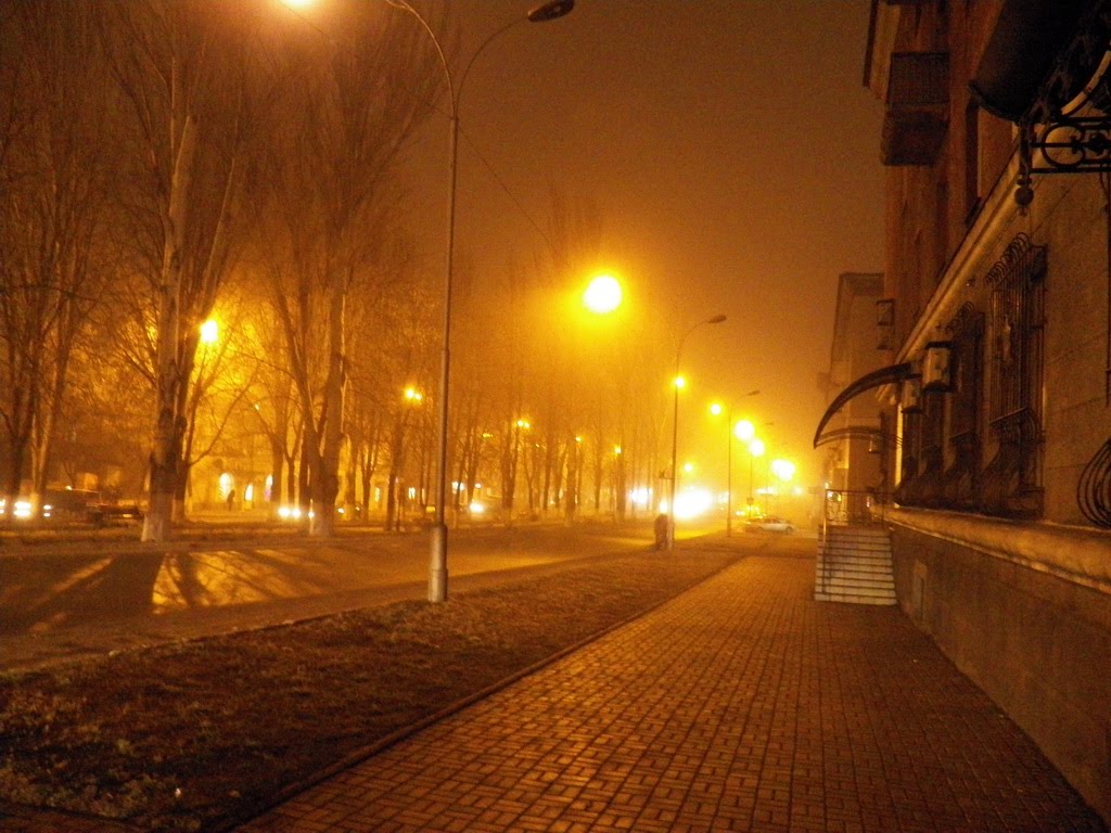 Проспект ночью, Енакиево