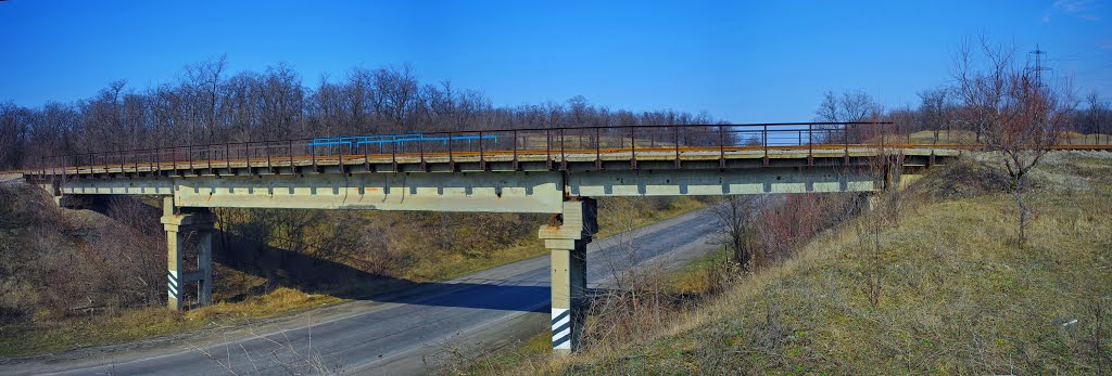 ЖД мост через трассу Донецк-Луганск у Веровки, Карло-Марксово