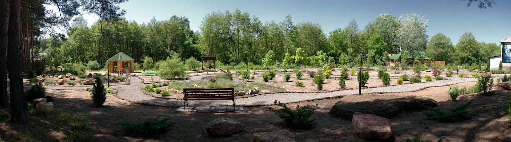 Yampol Forest Farm. Flower Garden., Кировск