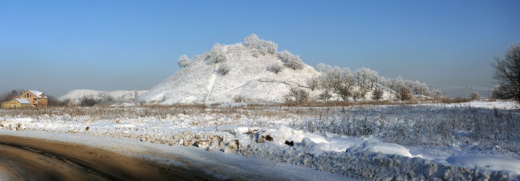 у Забытого террикона, Першотравневое