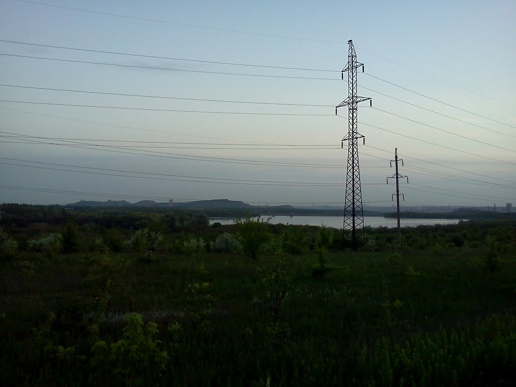 Вид на Верхне-Кальмиусское водохранилище, Ясиноватая