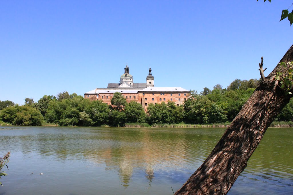 Berdychiv. The Monastery of Discalced Carmelites from the opposite bank of the Gnylopyat river., Бердичев