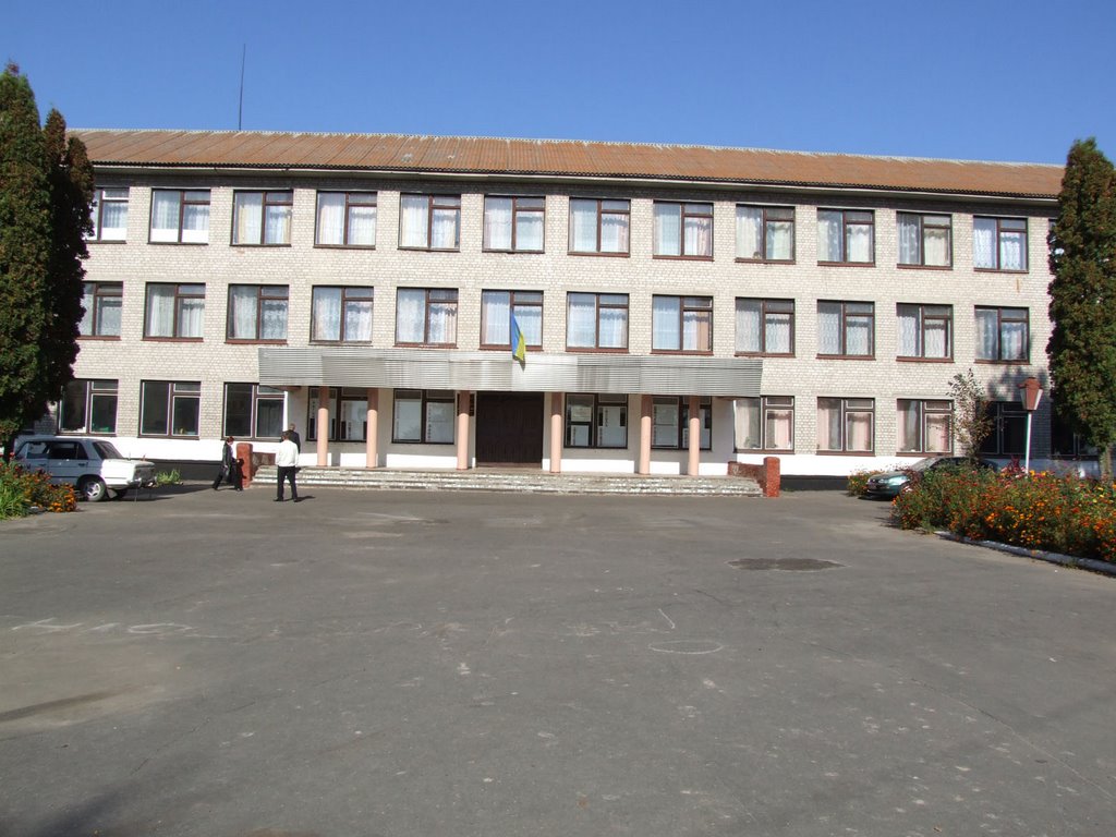 Luhyny Elementary school, Лугины
