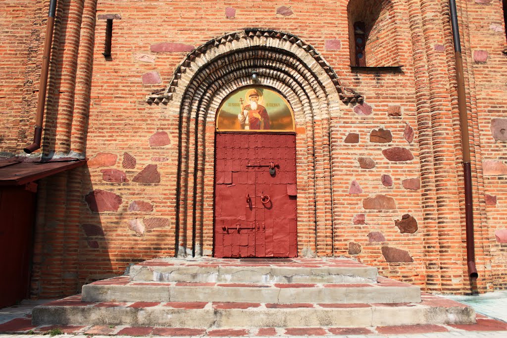 Церковь Святого Василия. Характерная кладка из кирпича и розового кварцита., Овруч