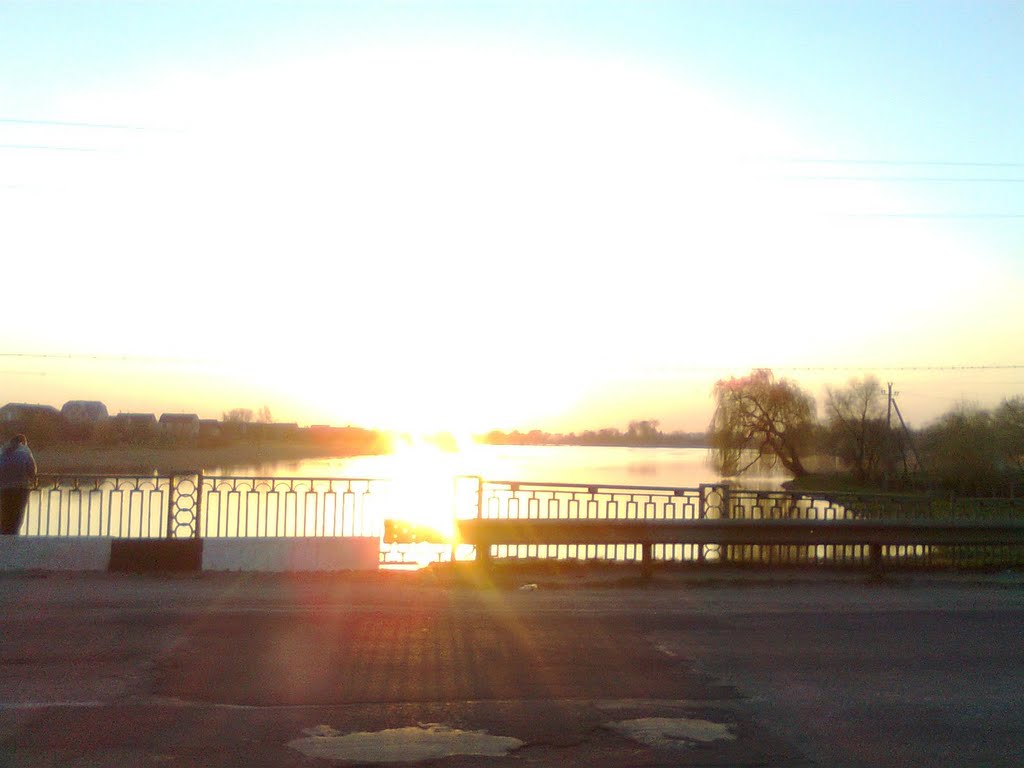 Вигляд з мосту на став на Очеретянці, Черняхов