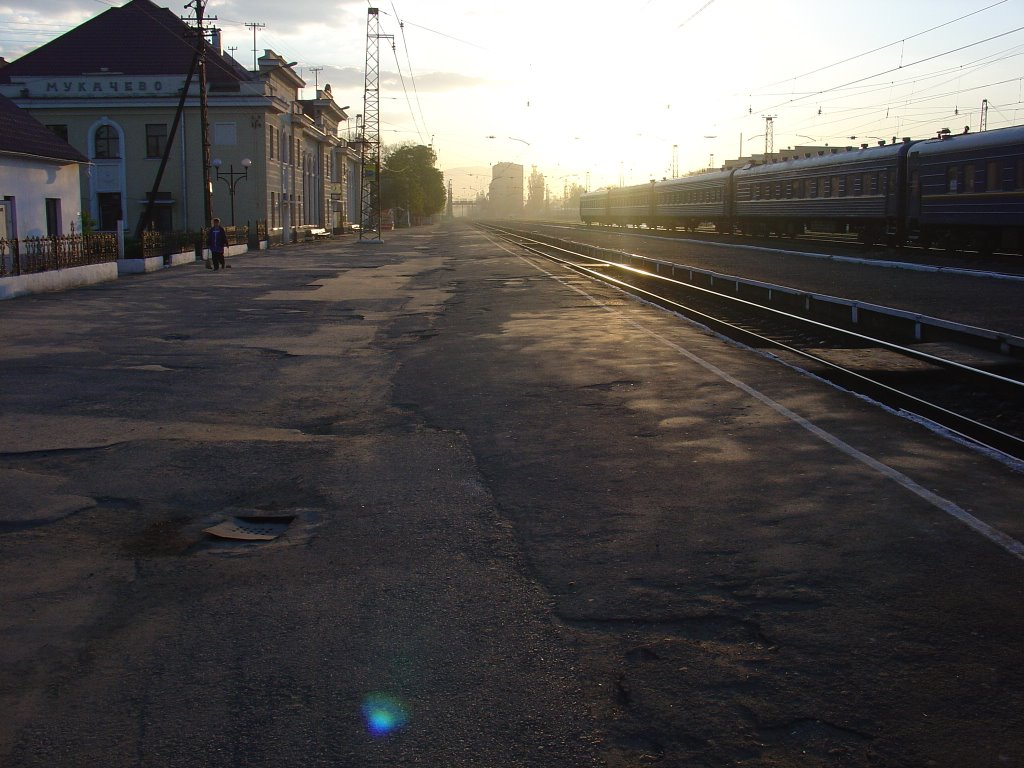 Залізнична станція Мукачево, ранок 27 квітня 2008 (Великдень), Мукачево