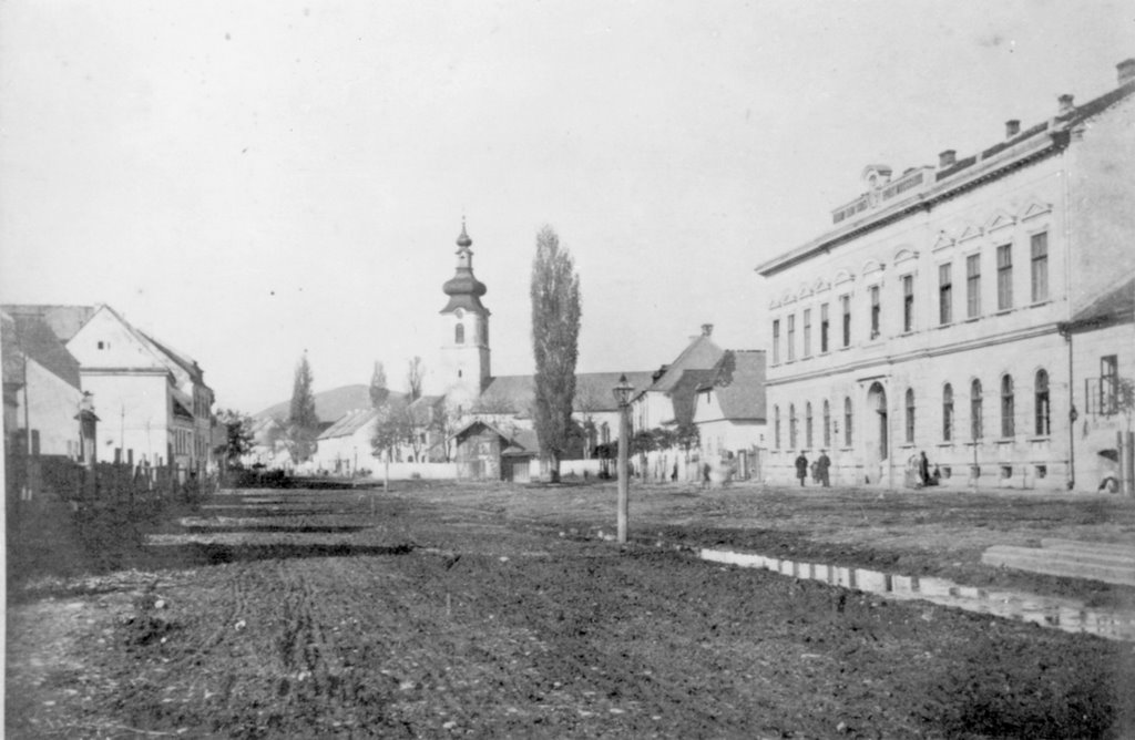 теперeшняя школа №3 и старая католическая церковь, Мукачево