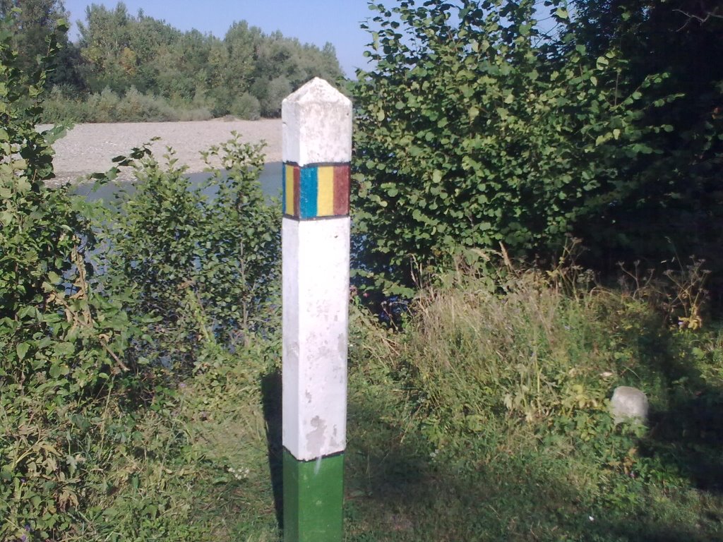 Romanian-Ukraininan border near Tiachiv, Тячев