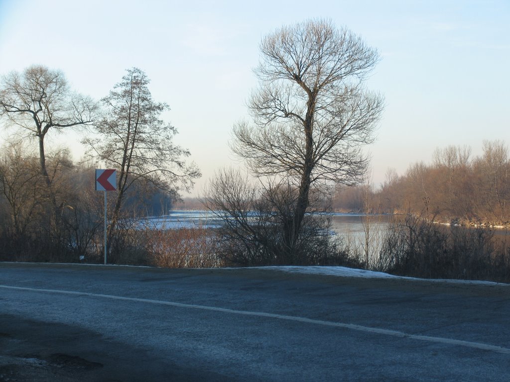 River Tisa at the Romanian-Ukrainian border, Тячев