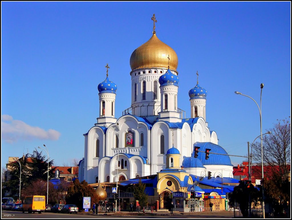 Вид на Крестовоздвиженский собор, Ужгород