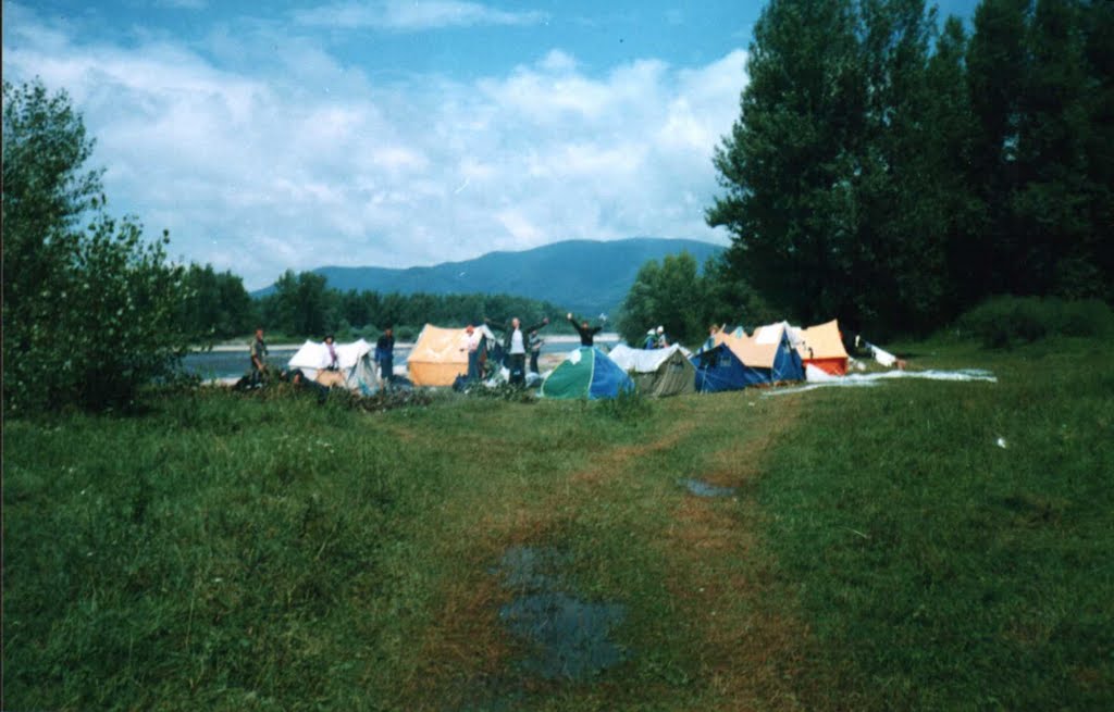 Табір на Тисі. 2002 р., Хуст