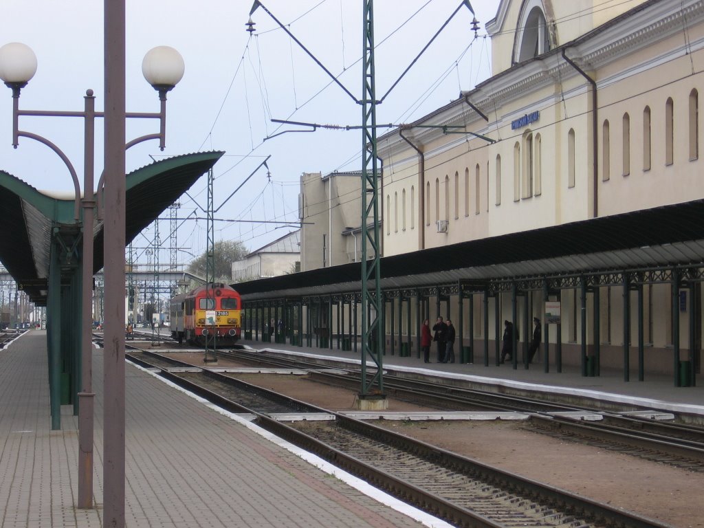 International Railway Station, Чоп