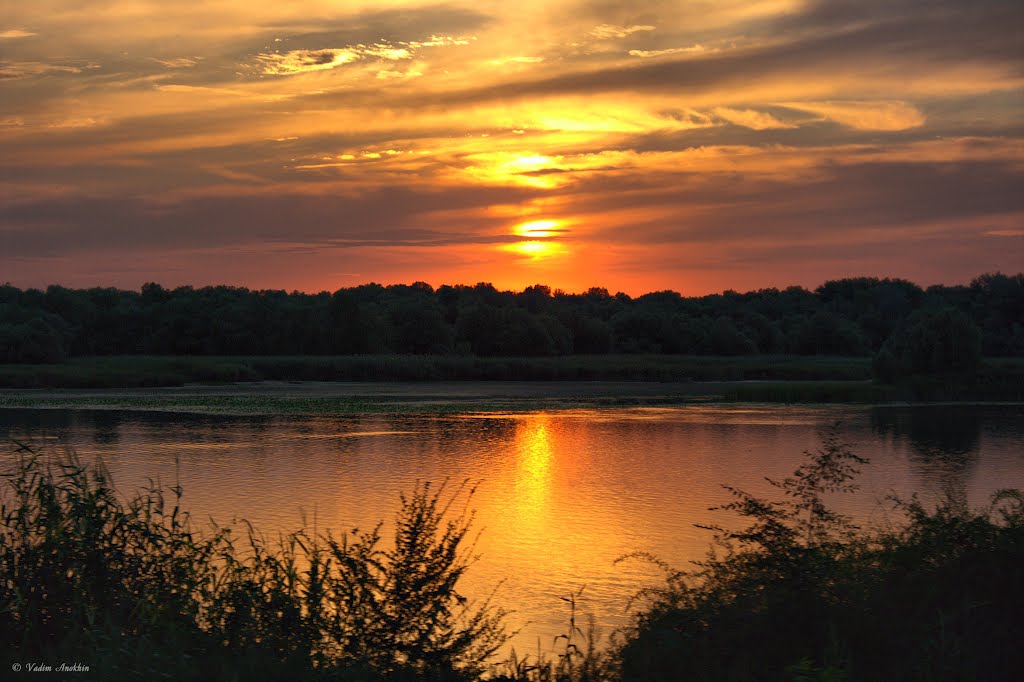 Sunset over one of branch Dnepr river/ Закат над одной из проток Днепра, Балабино