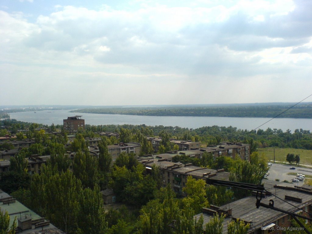 Вид на Днепр с "высоток" на Центральном бульваре, Запорожье