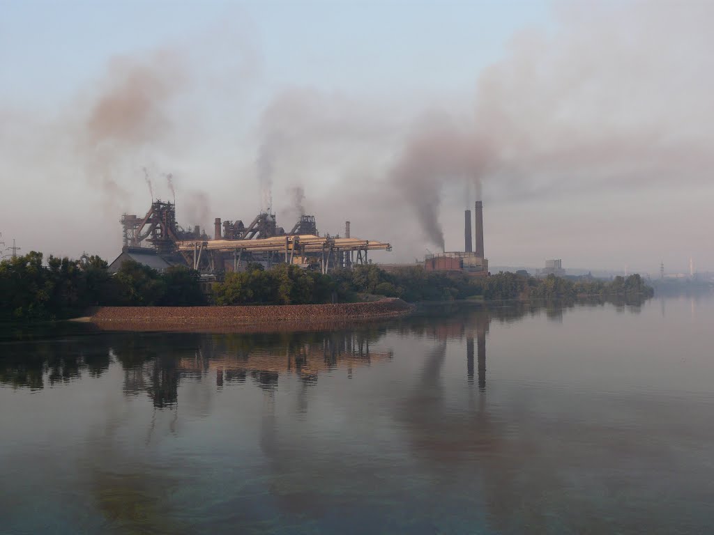 Industrieanlage am Dniepro-West-Ufer, Каменка-Днепровская